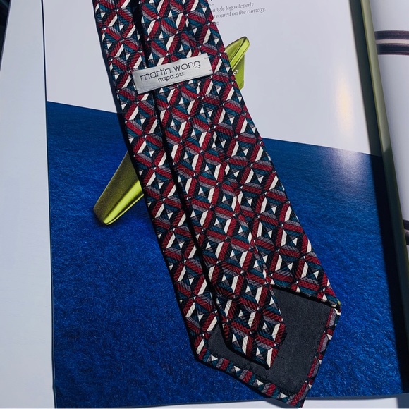 MARTIN WONG SILK TIE WITH ABSTRACT PRINT IN COLORFUL BURGUNDY GREEN GRAY WHITE - Picture 8 of 11